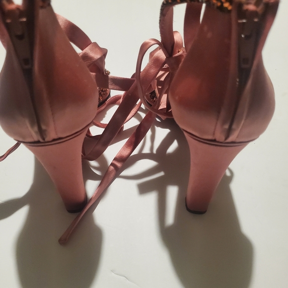 Gucci Pink Satin Crystal Embellished Ankle Wrap Sandals Size 8 - Picture 8 of 9